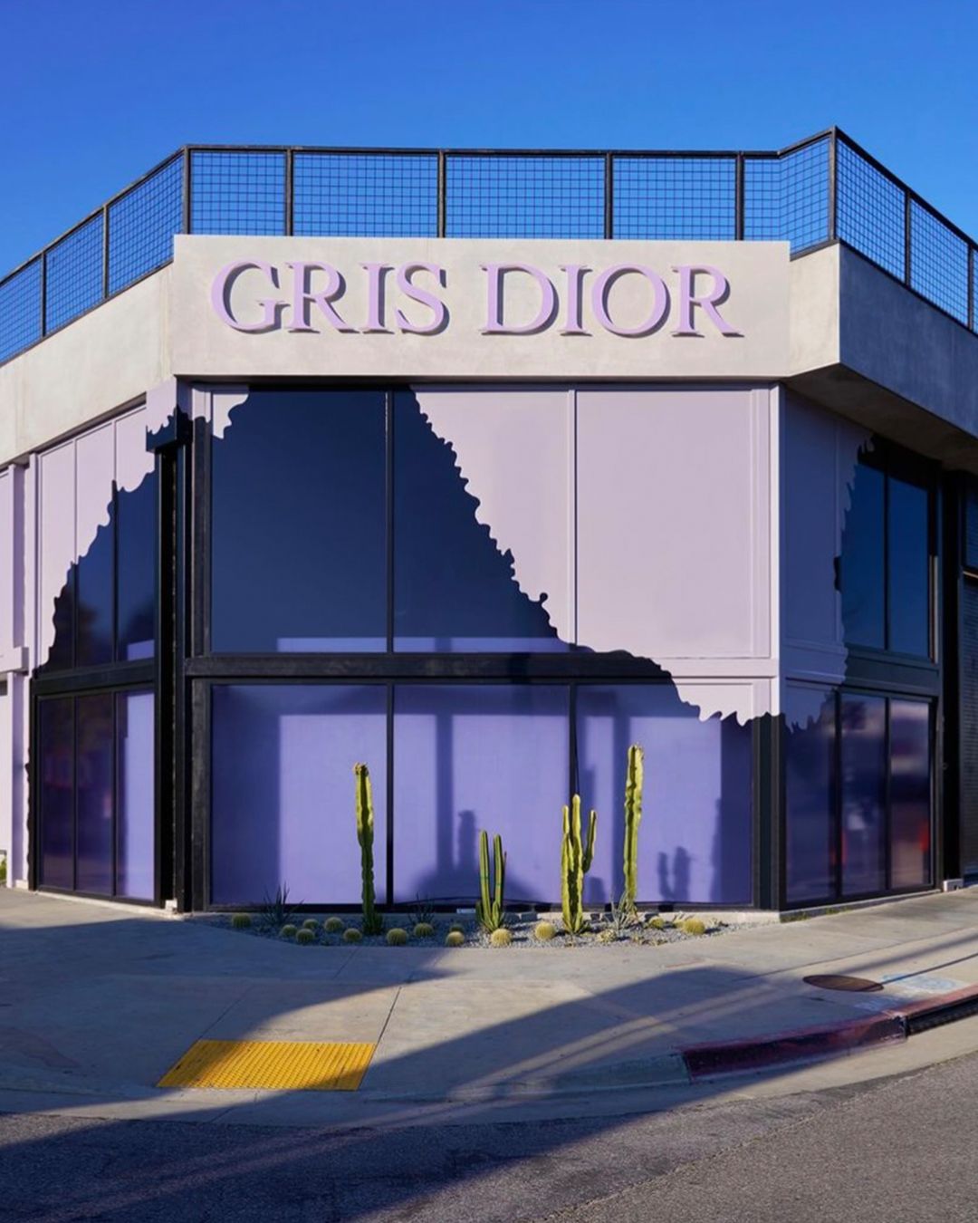 AROUND THE WORLD: A FAKE GUCCI CAFE AND A GRIS DIOR POP UP