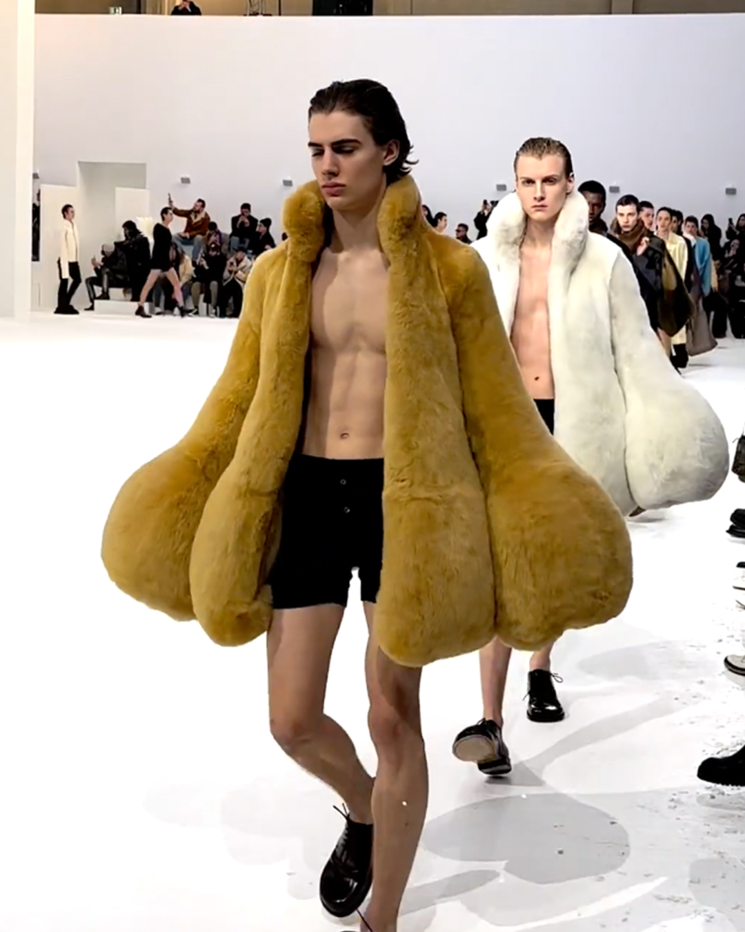 BBL COATS & ANGEL WINGS: 4 PIECES FROM LOEWE FW23