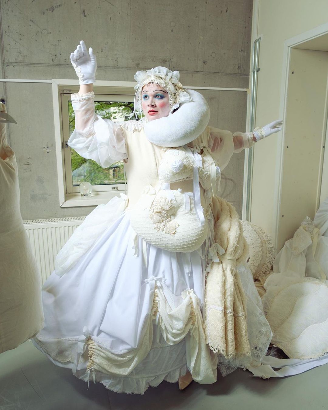 GIANT BOW PILLOW AND LISA RINNA’S RUNWAY WALK: YOUR COPENHAGEN FASHION WEEK ROUNDUP