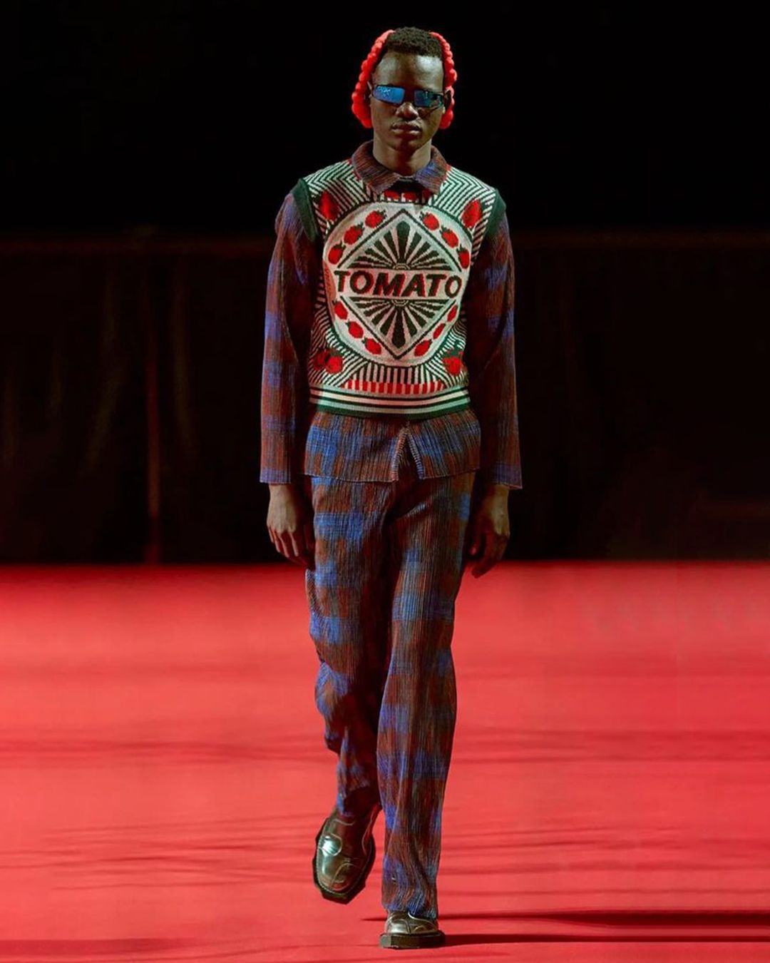 GIANT BOW PILLOW AND LISA RINNA’S RUNWAY WALK: YOUR COPENHAGEN FASHION WEEK ROUNDUP