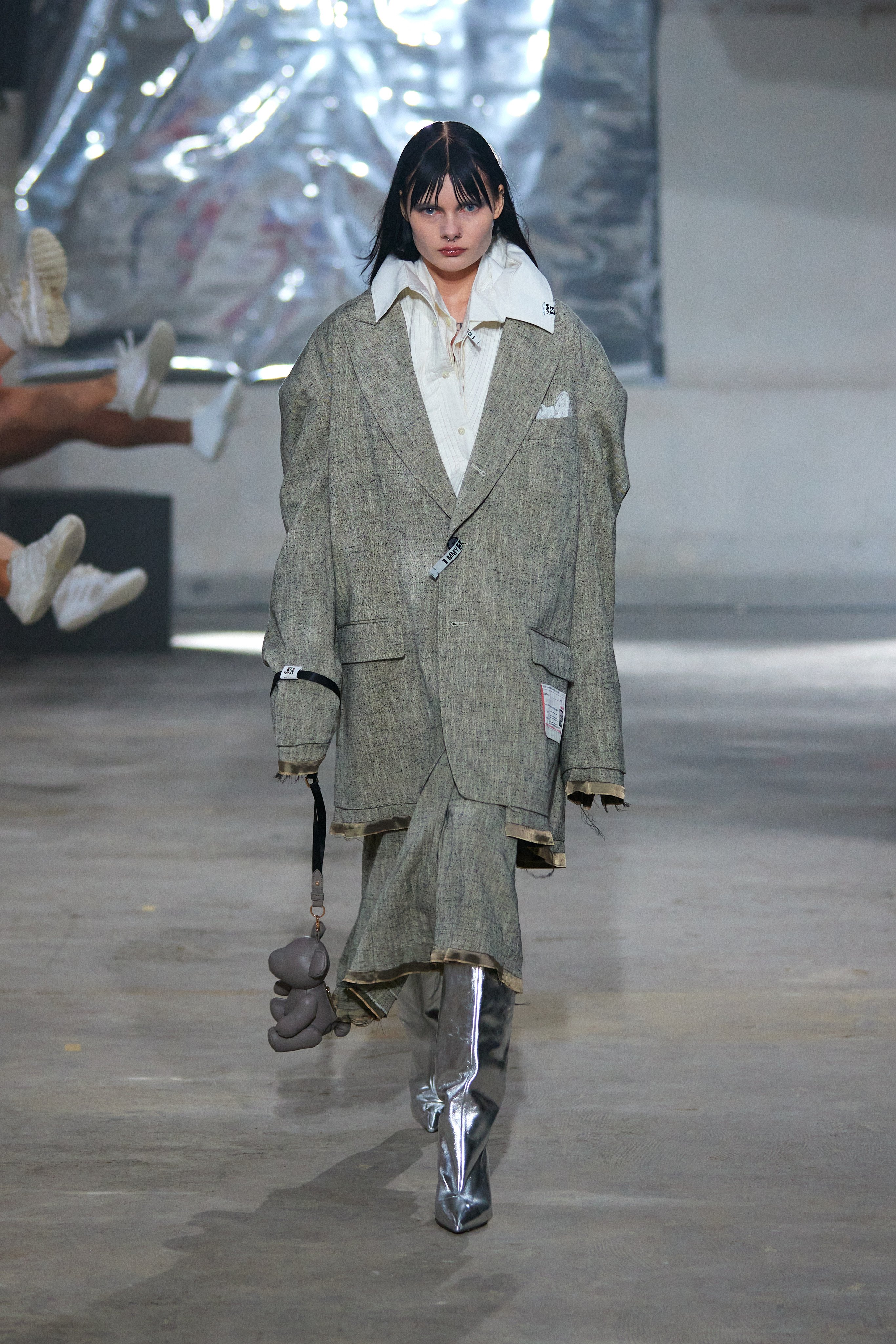 Maison MIHARA YASUHIRO Fall/Winter 2024 was a trip back in time