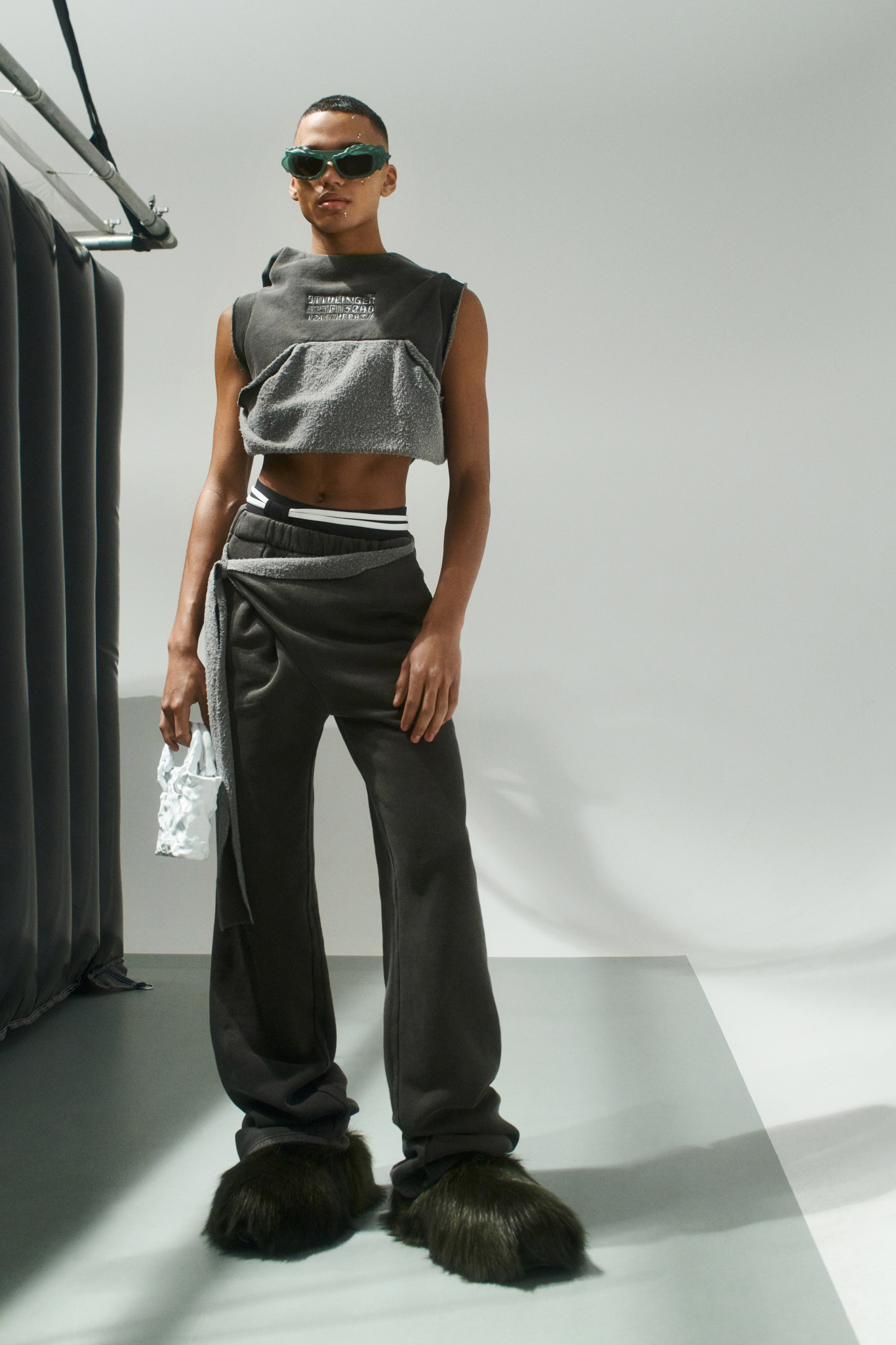 OTTOLINGER BROUGHT US LOW-LIT HUES & HIGH-LIT LOOKS