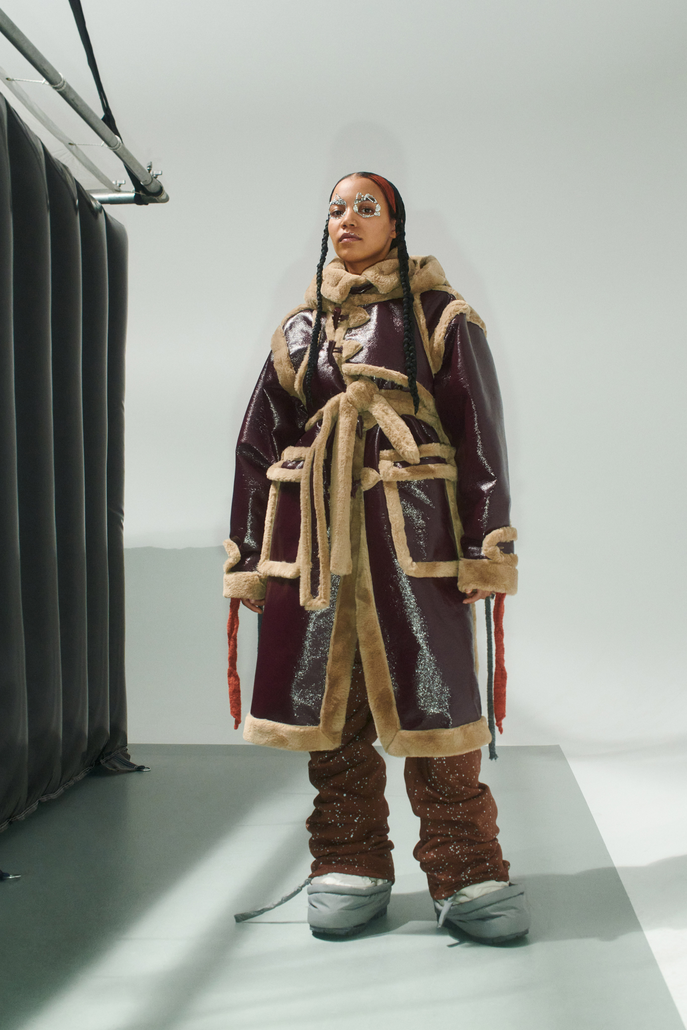 OTTOLINGER BROUGHT US LOW-LIT HUES & HIGH-LIT LOOKS