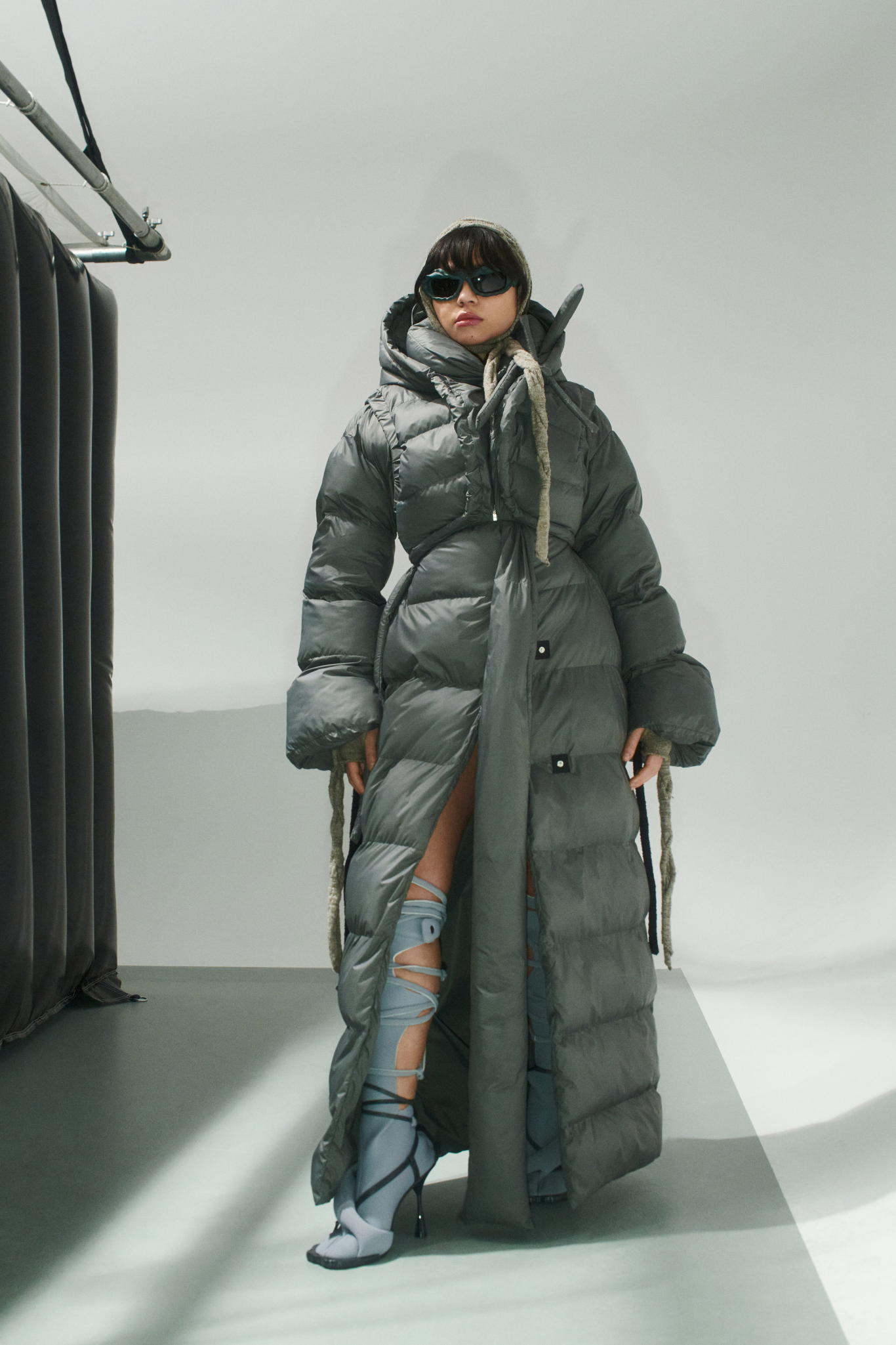 OTTOLINGER BROUGHT US LOW-LIT HUES & HIGH-LIT LOOKS