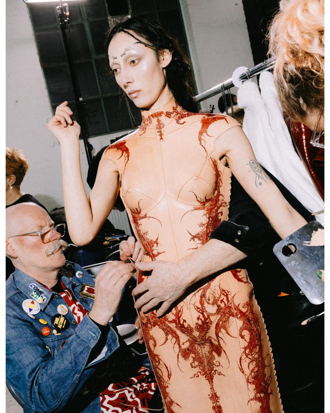 Dilara Findikoglu FW25 was Nosferatu af