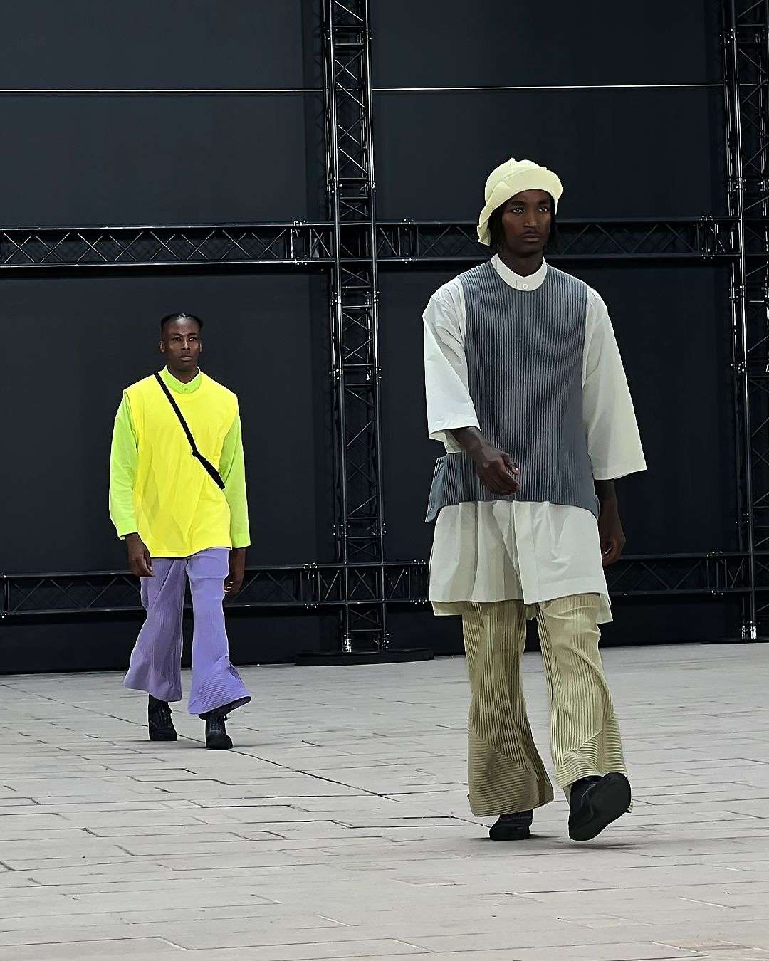 HOMME PLISSE ISSEY MIYAKE SHOWCASED THE ART OF MOVEMENT