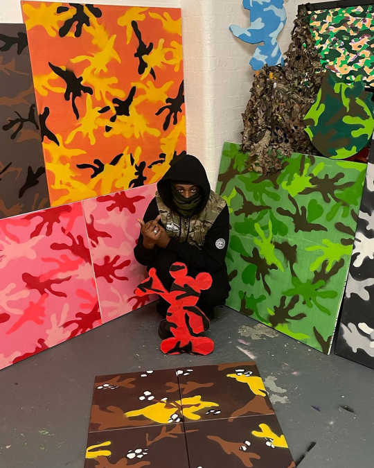 SOLDIER PRESENTS HIS SCULPTURE DEBUT, CADETS!