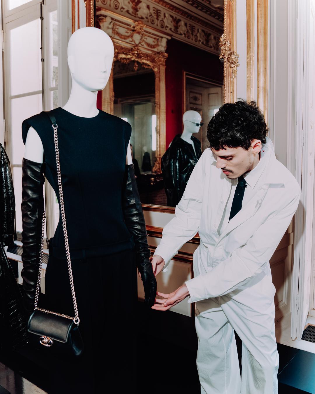 We went to the Valentino Le Noir re-see with Lyas