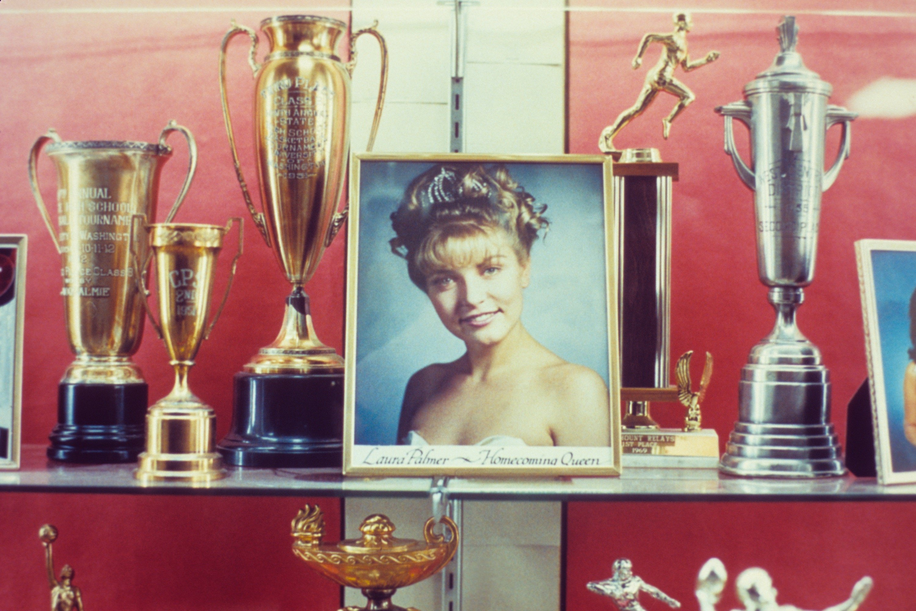 “Twin Peaks” celebrates 35 years of staying strange with MUBI