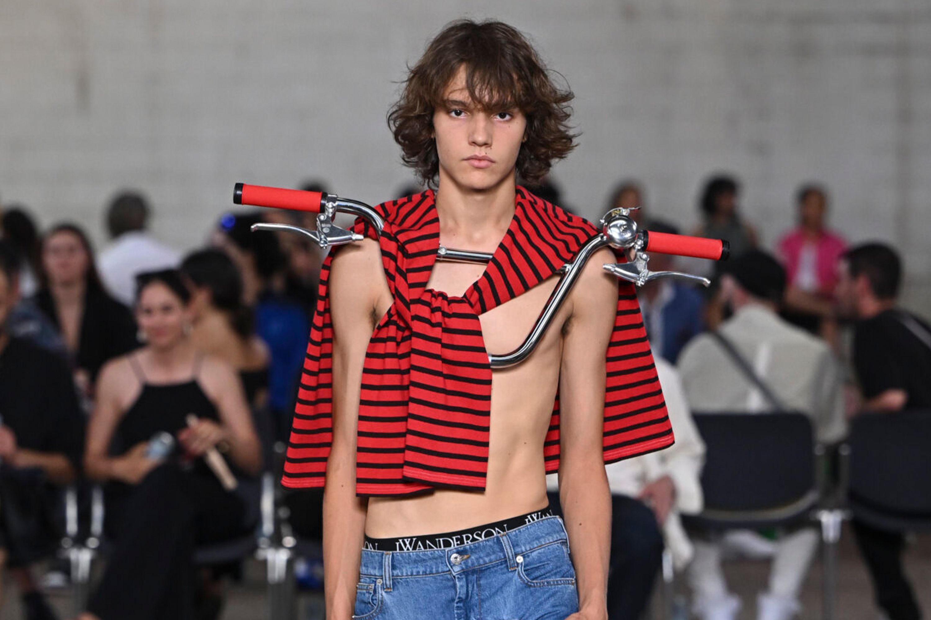 FASHION SCHOOL: CRAMMING YOUR NOTES ON JW ANDERSON