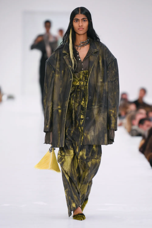 ACNE STUDIOS IS HERE TO UPHOLSTER YOUR AW22 FIT