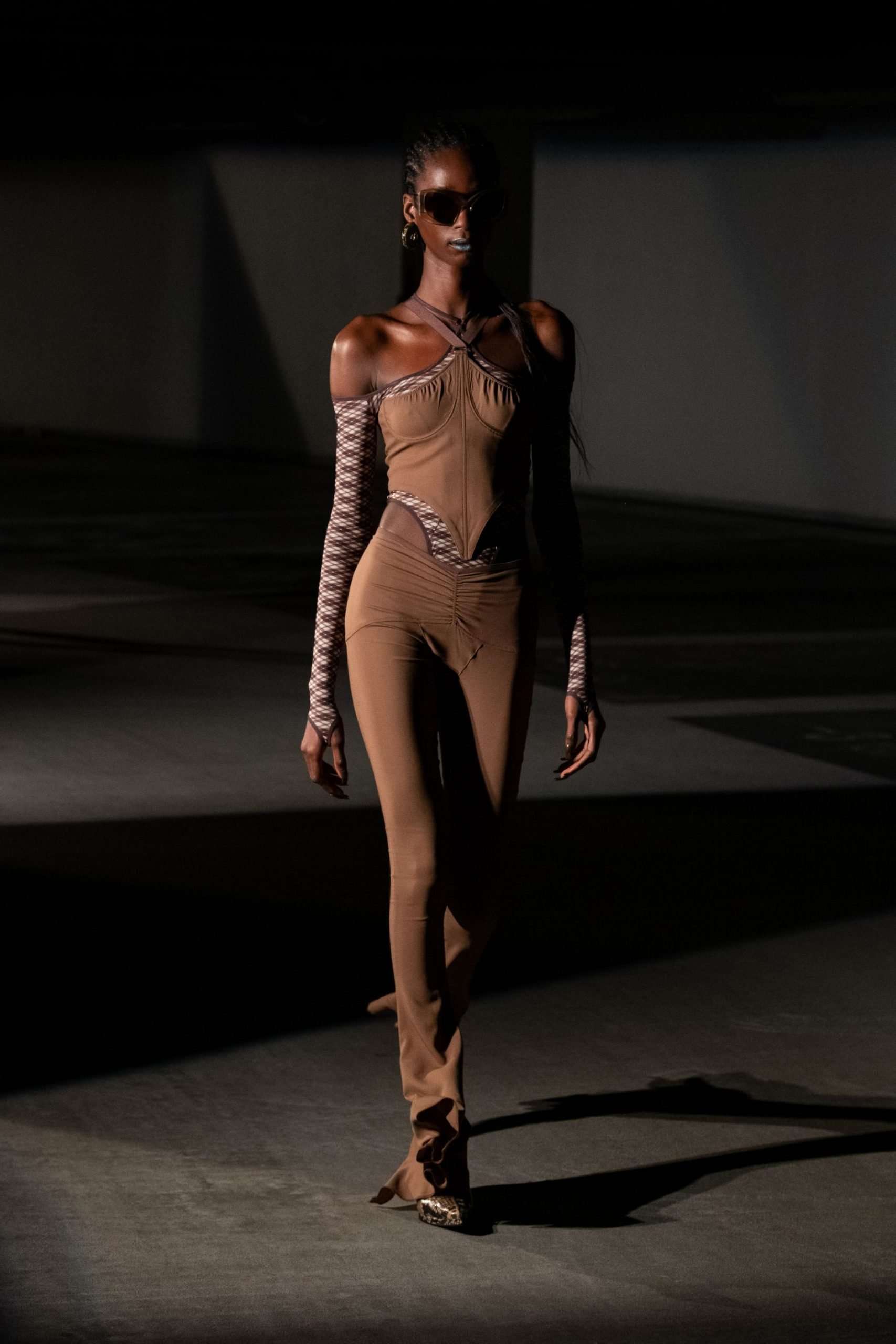 ‘ADRENALINE’: KNWLS SS22 OFFERS DISRUPTION AND SENSUALITY AT LFW