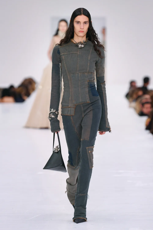 ACNE STUDIOS IS HERE TO UPHOLSTER YOUR AW22 FIT