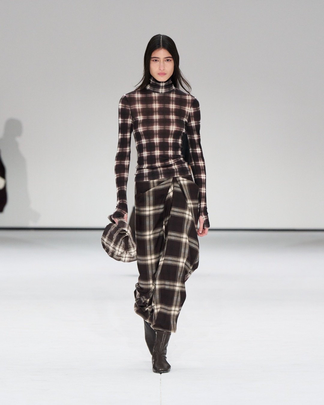 Here’s what went down at COS’ Autumn/Winter 2025 show
