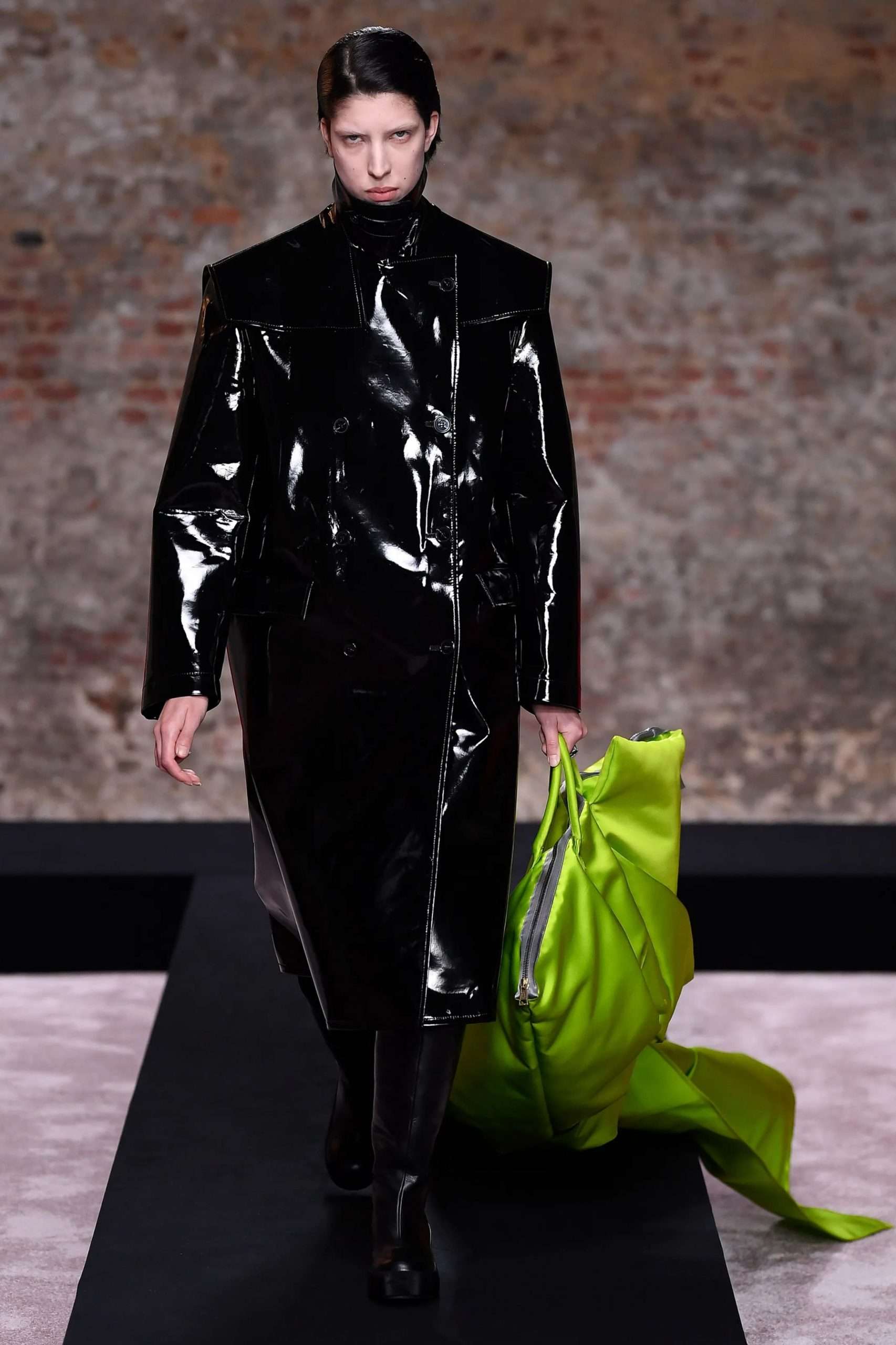 DARK ROMANTICISM? RAF SIMONS HAS ME UNDER HIS SPELL