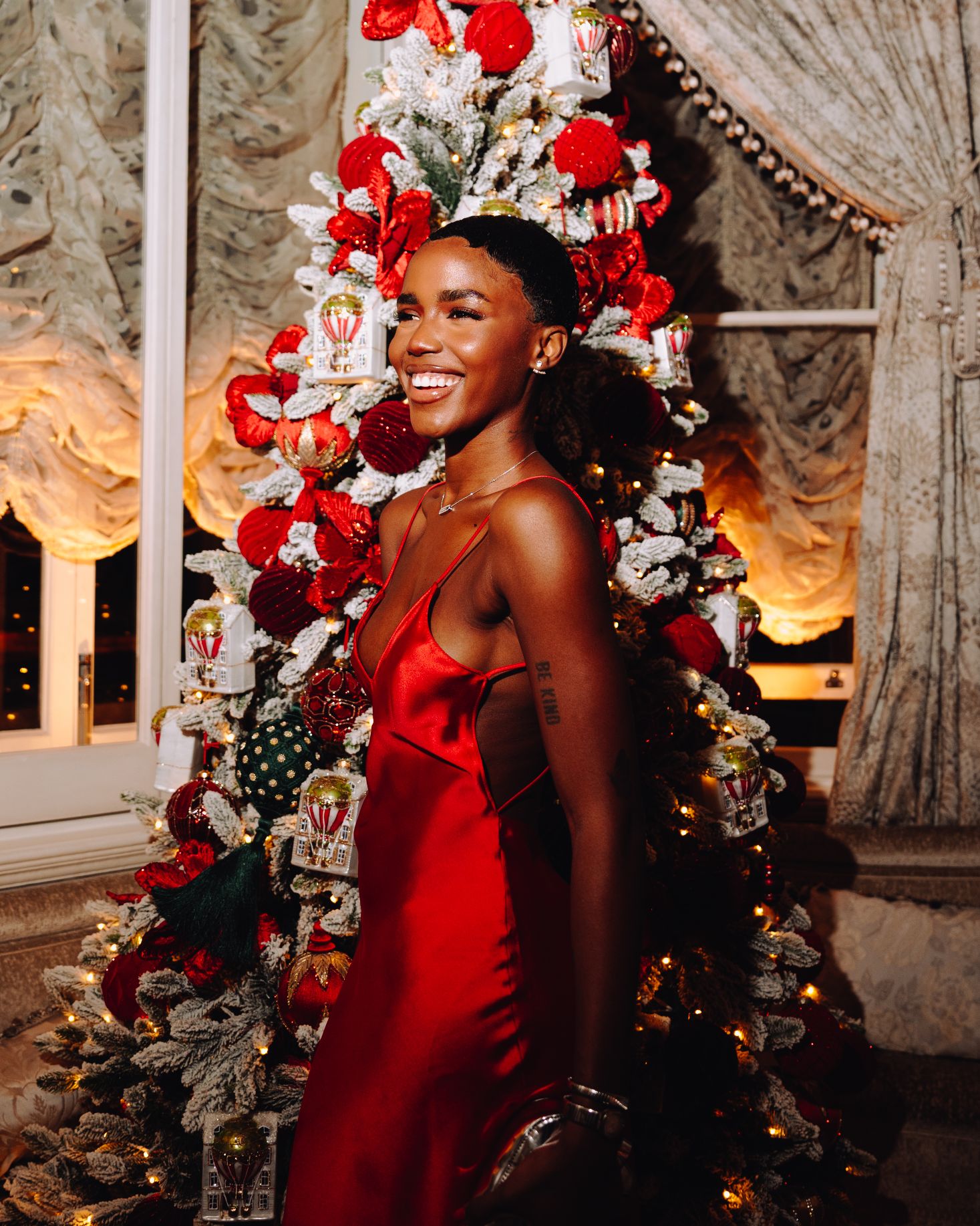Annabel’s unveils its Holiday themed facade with Poppy Delevingne & Will Poulter