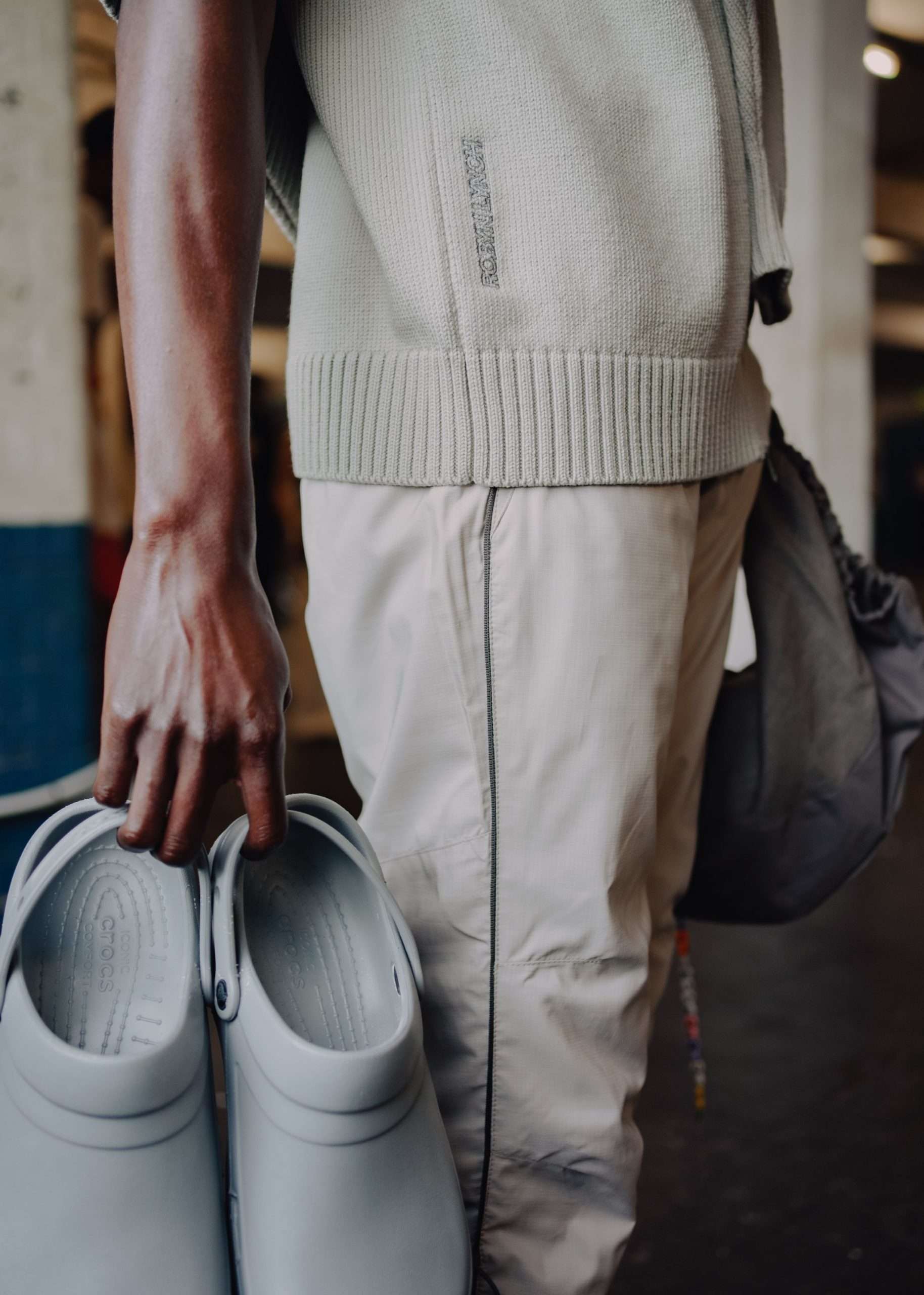 CRABS, CROCS & CRISP LINEN: ROBYN LYNCH BUILDS UPON HER PERSONAL FUTURISM FOR SS23