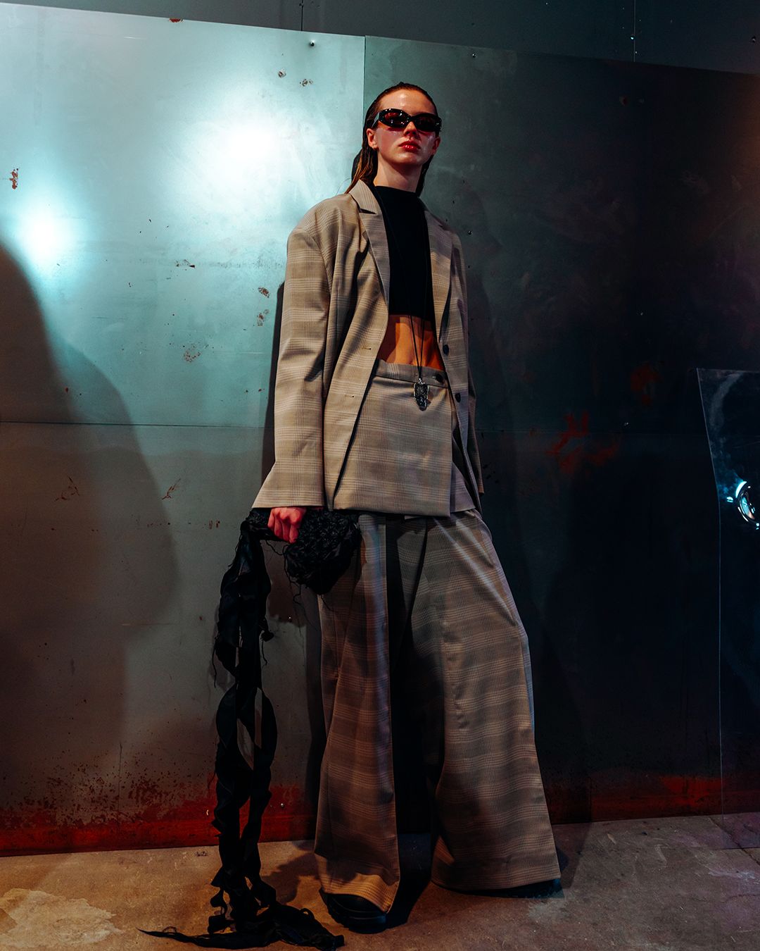 HOLZWEILER DIVES UNDERWATER FOR FW23