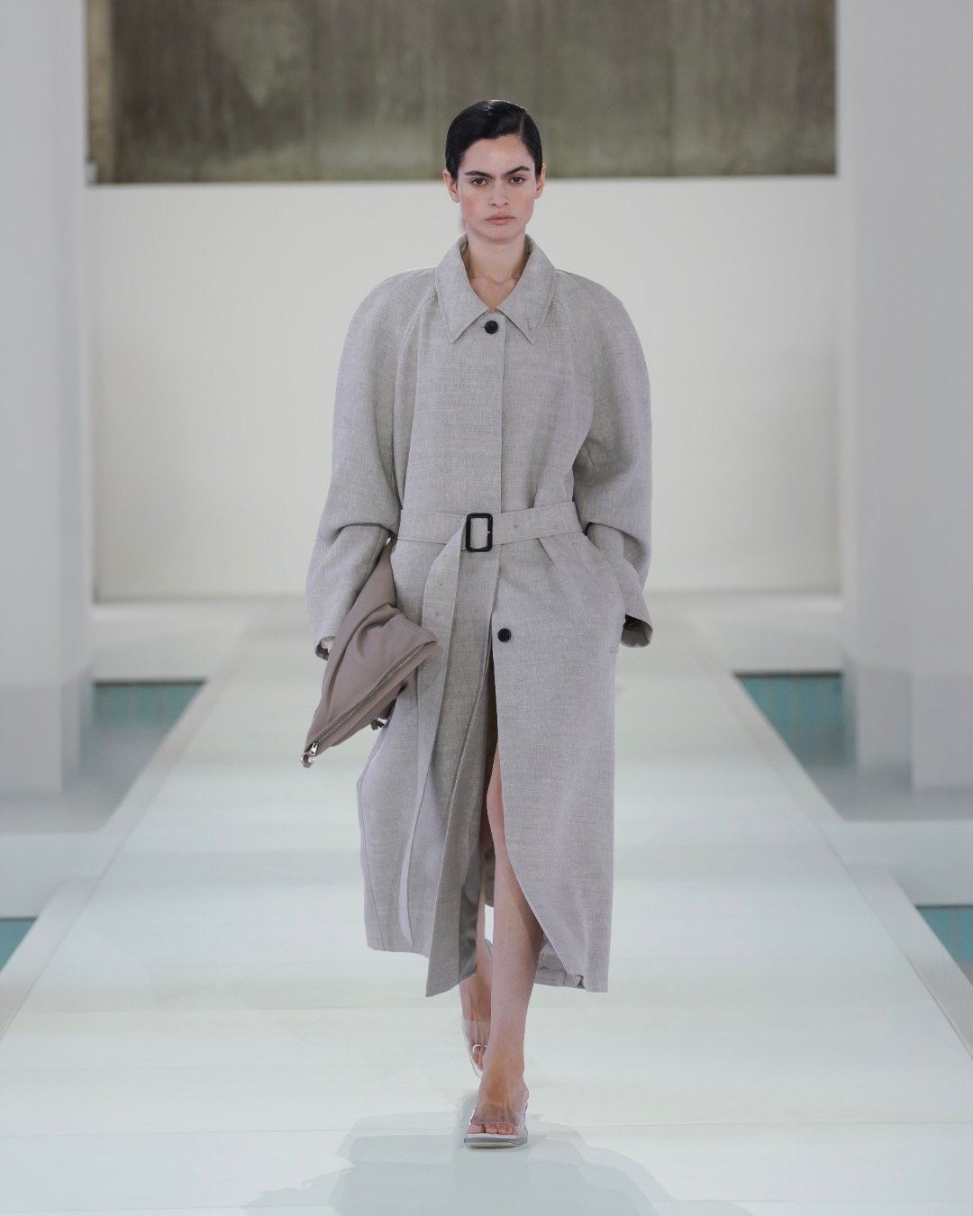 COS keeps things bold, clean and brilliant for its SS26 Seoul show