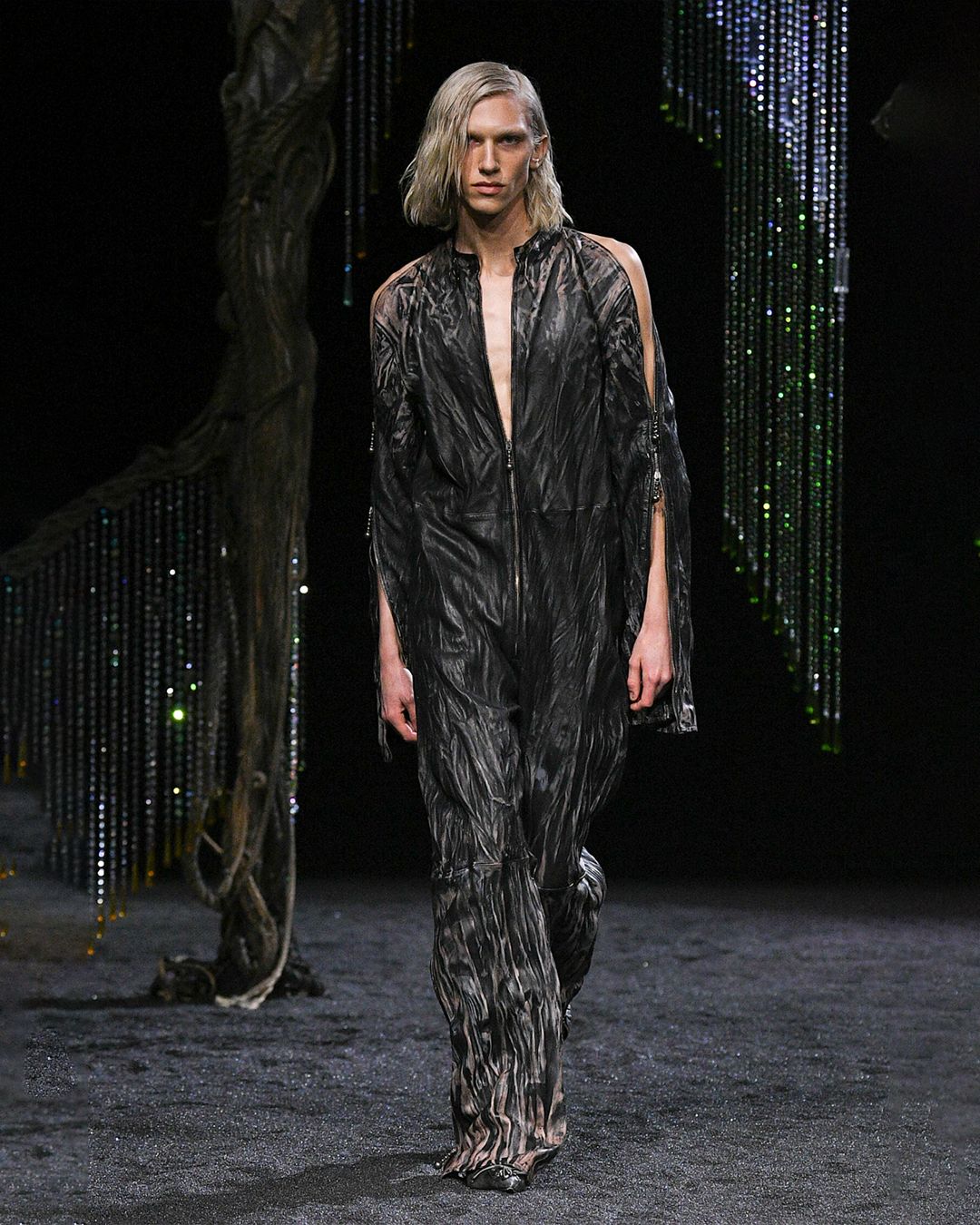FOREST VINES AND LOTS OF LEATHER: ACNE STUDIOS FW23 COLLECTION