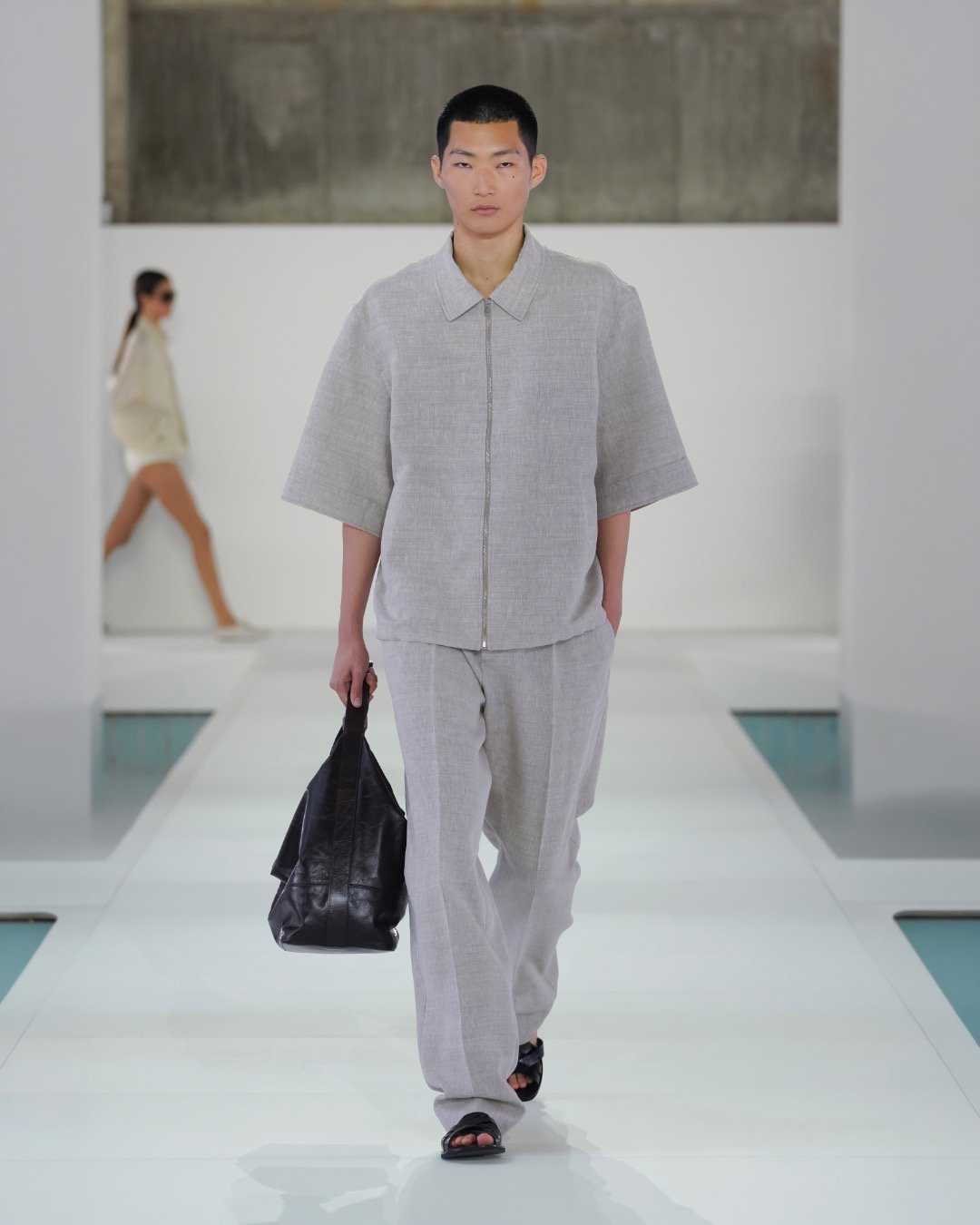 COS keeps things bold, clean and brilliant for its SS26 Seoul show