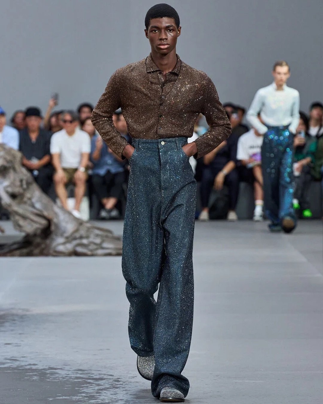 ALL THAT GLITTERS IS LOEWE: KEY PIECES FROM LOEWE’S SS24 MENSWEAR SHOW