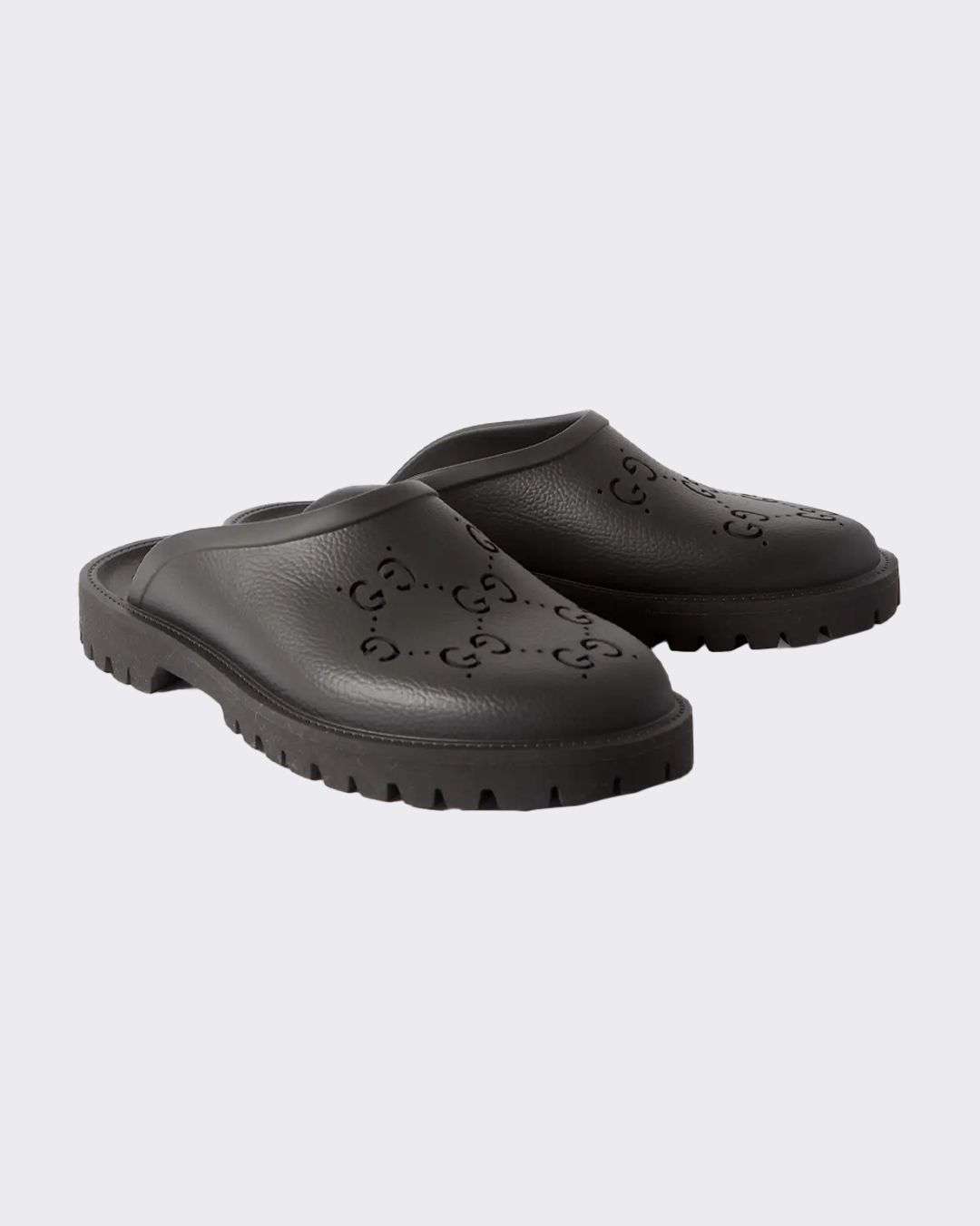 IT’S GIVING CLOG: THE FOOTWEAR GUIDE