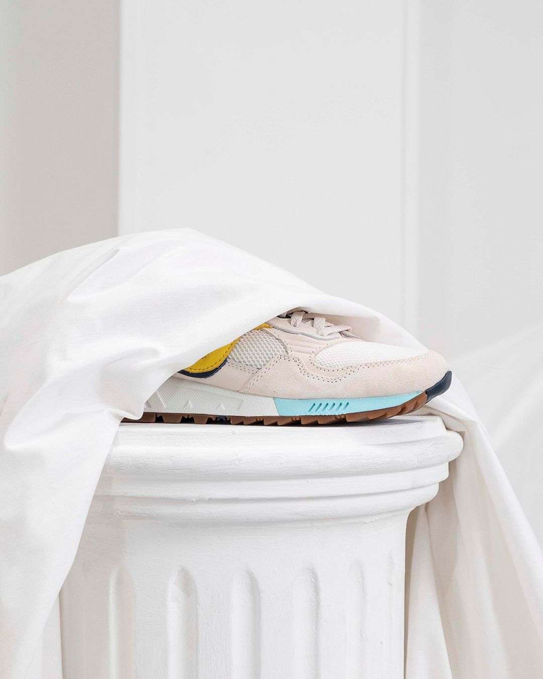 SAUCONY DROPS THE SHADOW 5000, IN ODE TO FRANK OCEAN