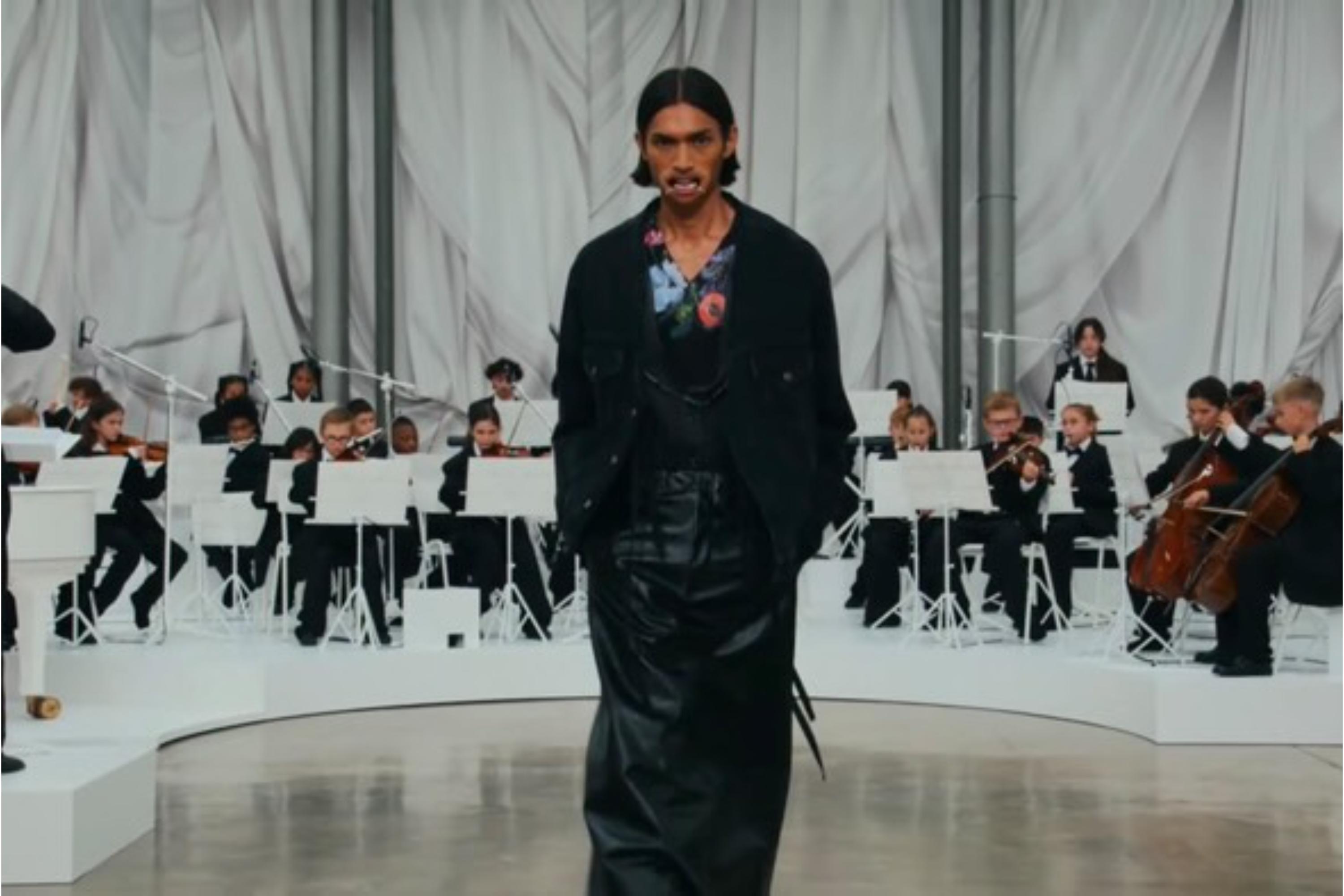 Glenn Martens got a kids orchestra to perform at the Maison Margiela SS26 show