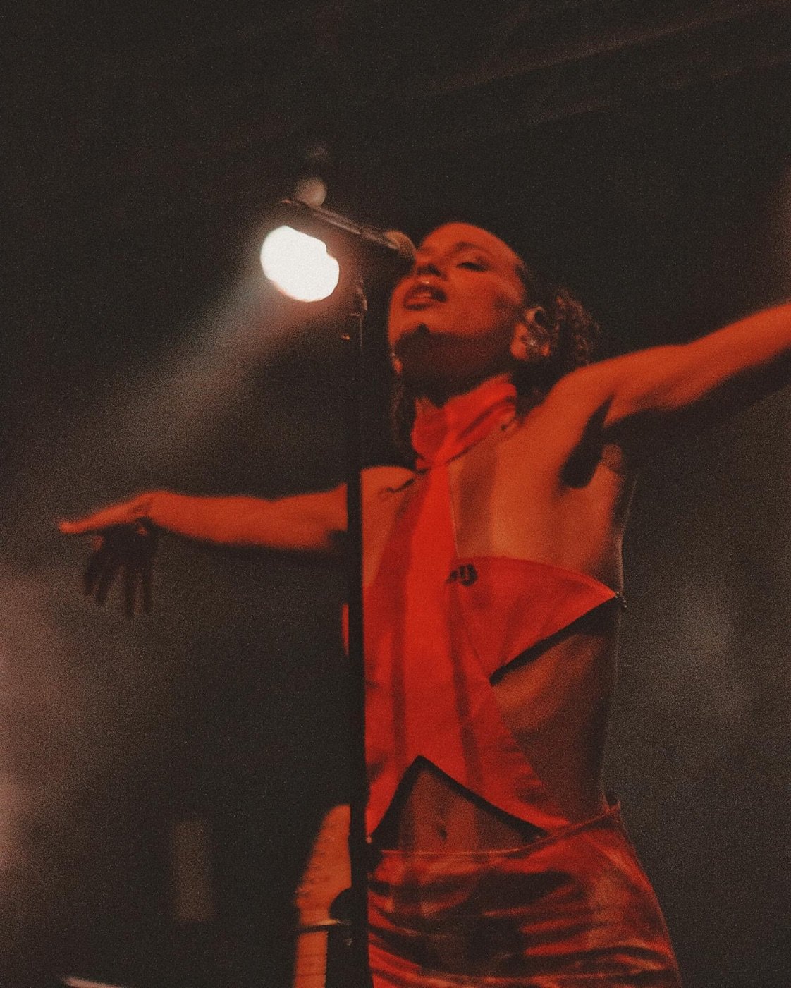 MAEVE TALKS HER LATEST RELEASE, EARLY INFLUENCES & OVERCOMING CREATIVE BLOCKS