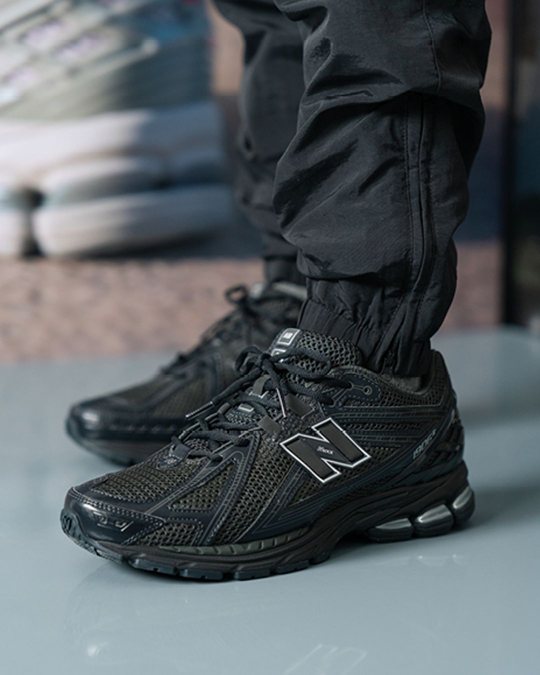 FERRAGAMO’S NEW SNEAKERS & A VALENTINO POP UP : YOUR FRIDAY ROUNDUP