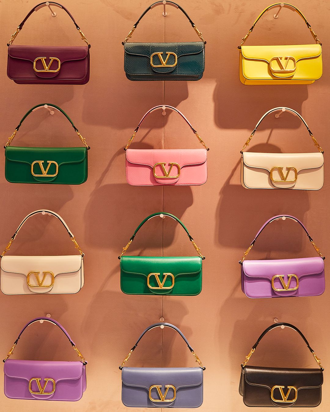 FERRAGAMO’S NEW SNEAKERS & A VALENTINO POP UP : YOUR FRIDAY ROUNDUP