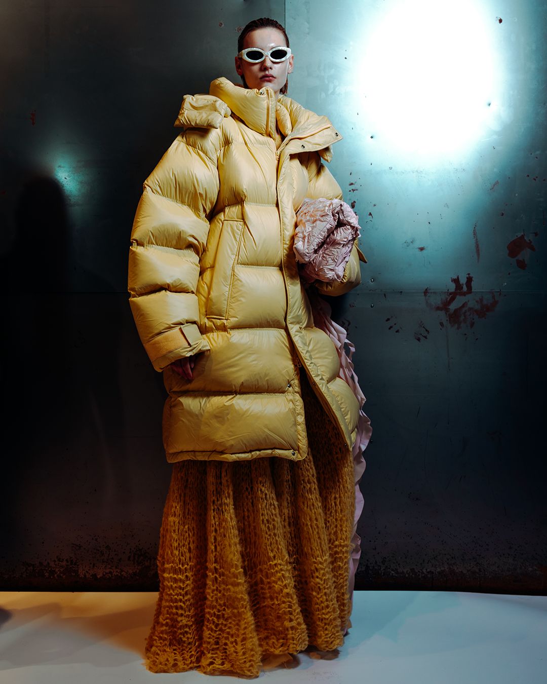 HOLZWEILER DIVES UNDERWATER FOR FW23