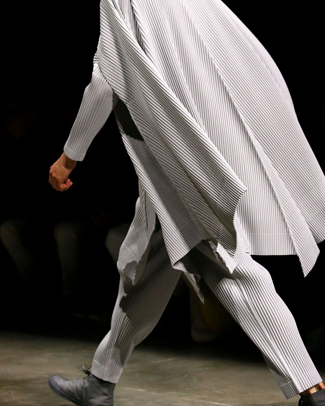 ISSEY MIYAKE JUST HYPNOTISED US WITH PLEATS
