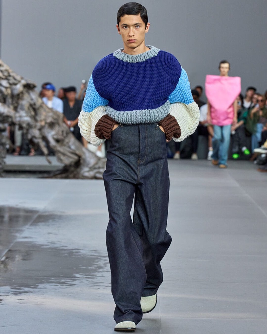 ALL THAT GLITTERS IS LOEWE: KEY PIECES FROM LOEWE’S SS24 MENSWEAR SHOW