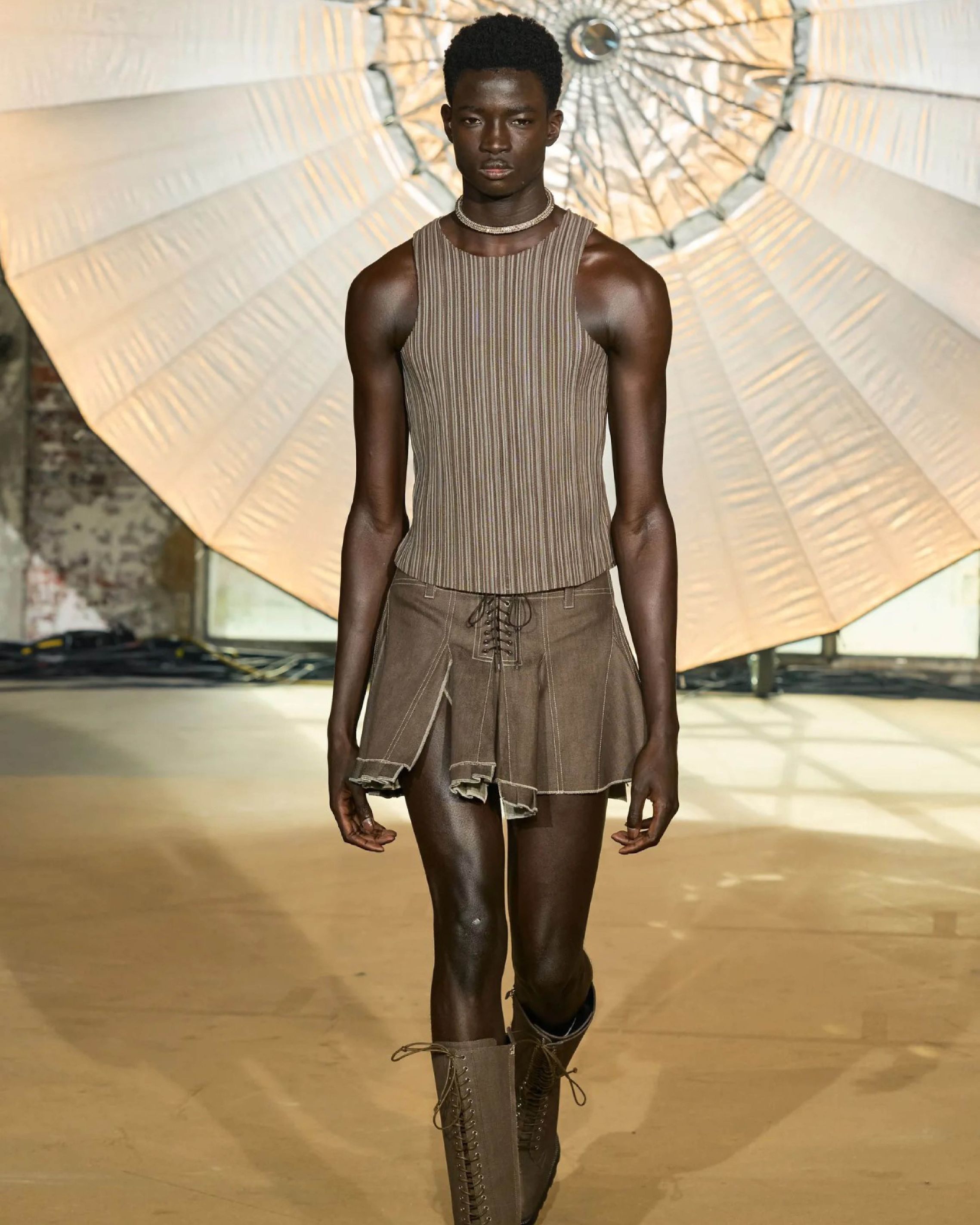 IT’S PARIS FASHION WEEK: HERE’S WHAT YOU DON’T WANT TO MISS