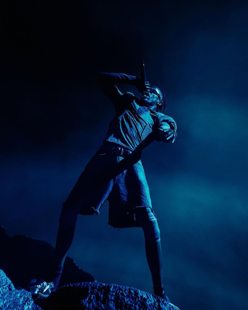 Travis Scott should’ve left Mid-topia in the recording studio