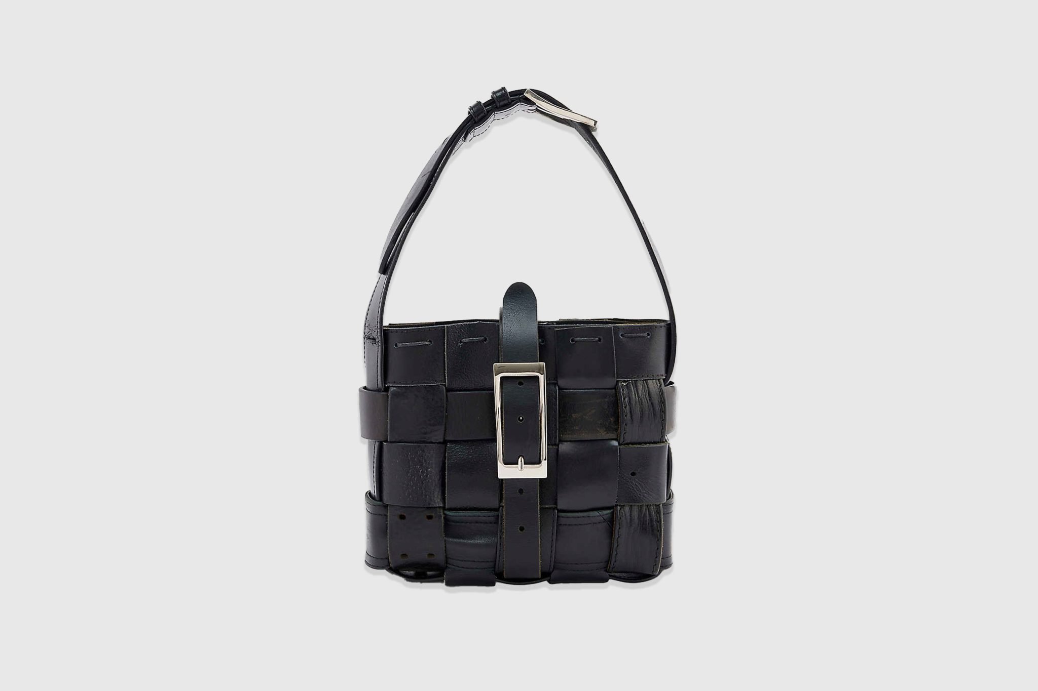 AN ACTUALLY SUSTAINABLE FASHION SHOPPING GUIDE FOR EARTH DAY