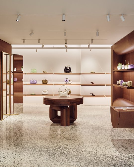 Bottega Veneta's new Sloan Street store is giving European summer
