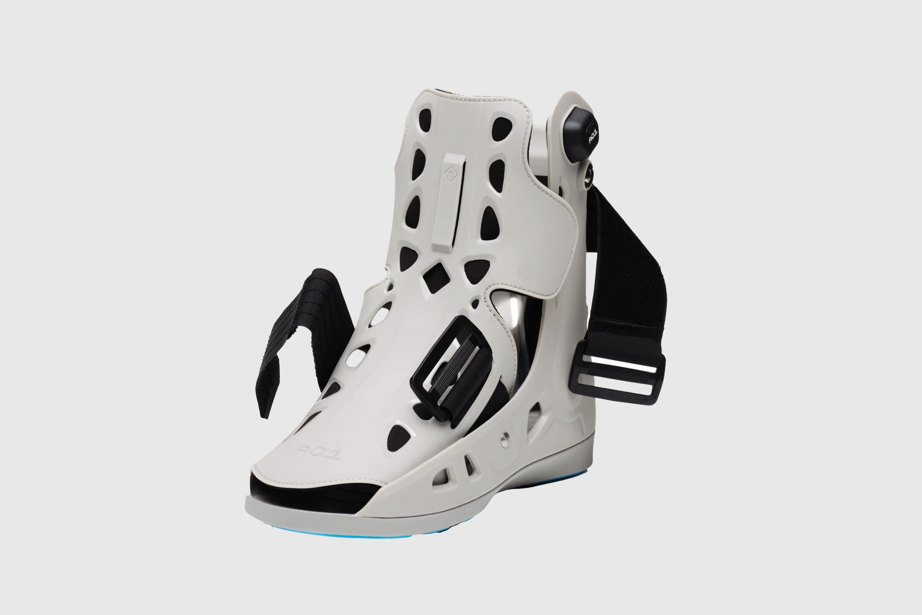 Your shopping guide to the weirdest s*** in fashion rn we know you’ll love
