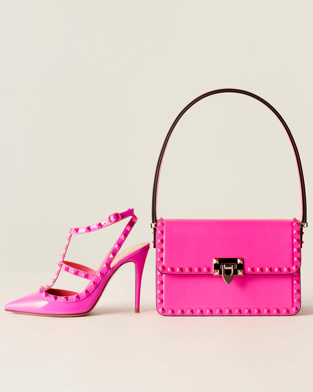 ACNE STUDIOS’ NEW BAG SERIES & 10 YEARS OF DR. MARTENS: YOUR FRIDAY ROUNDUP