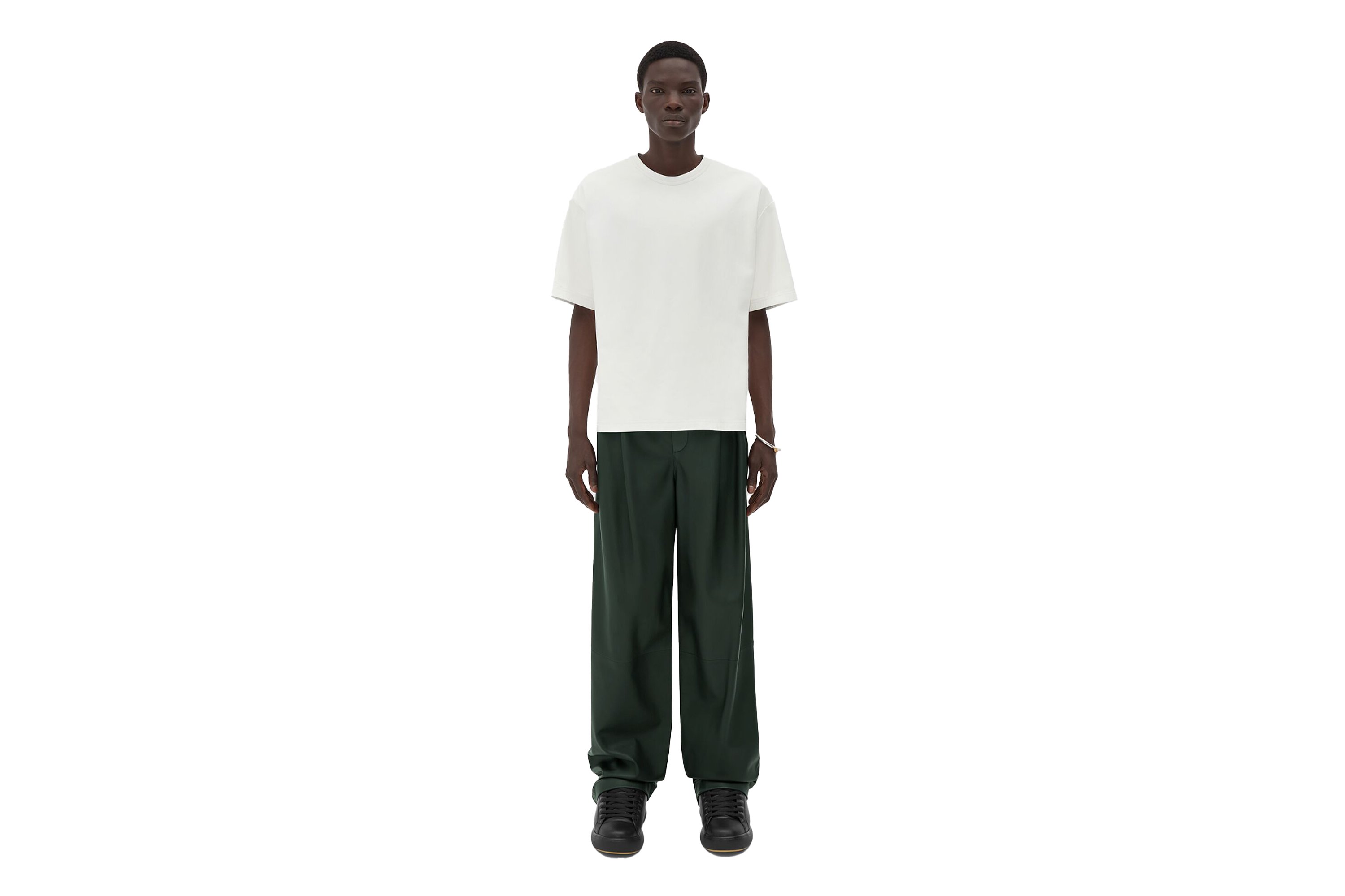 From basic to the main character, a shopping guide to elevating the white top