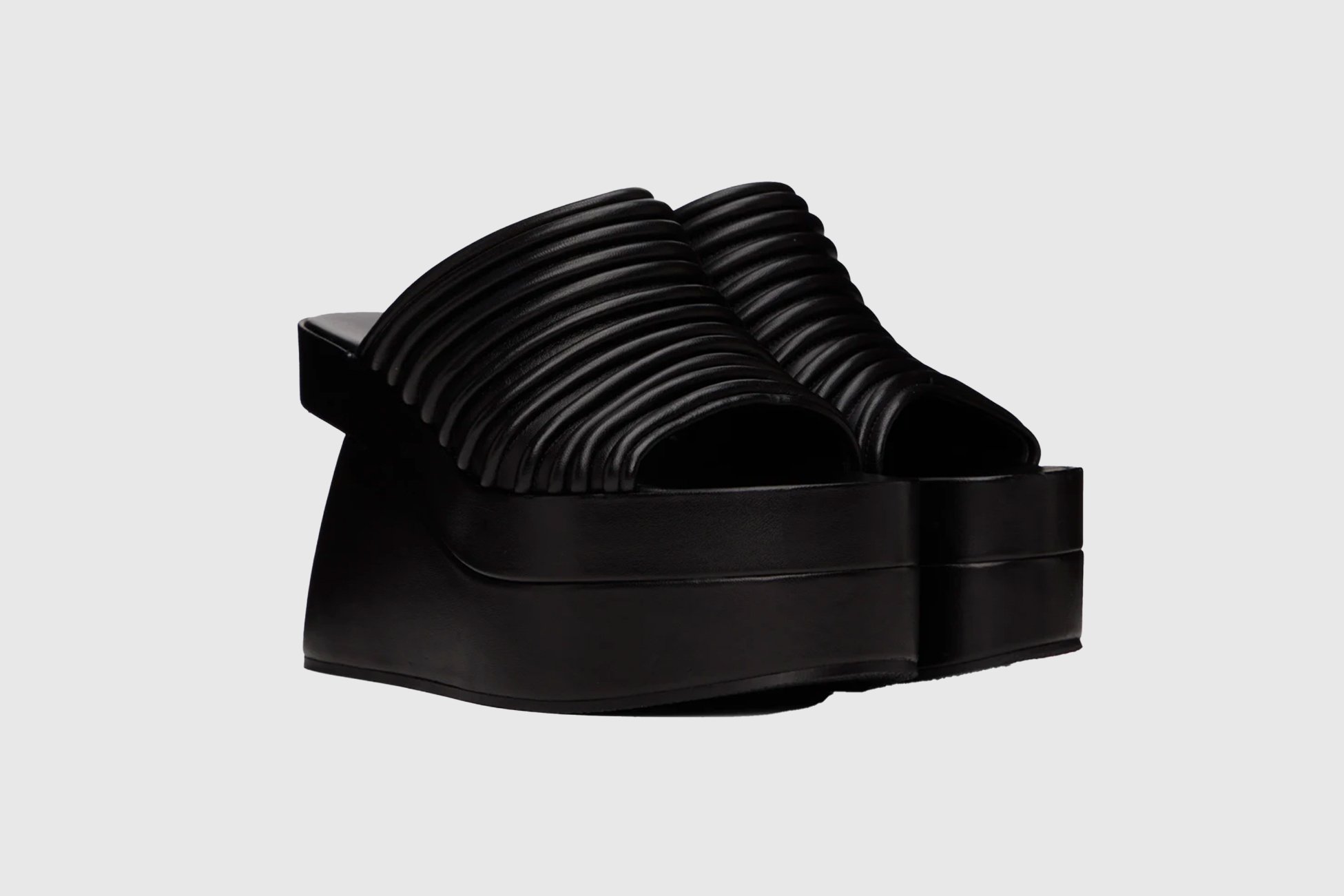 This week’s shopping guide just landed and its fit for the alien takeover