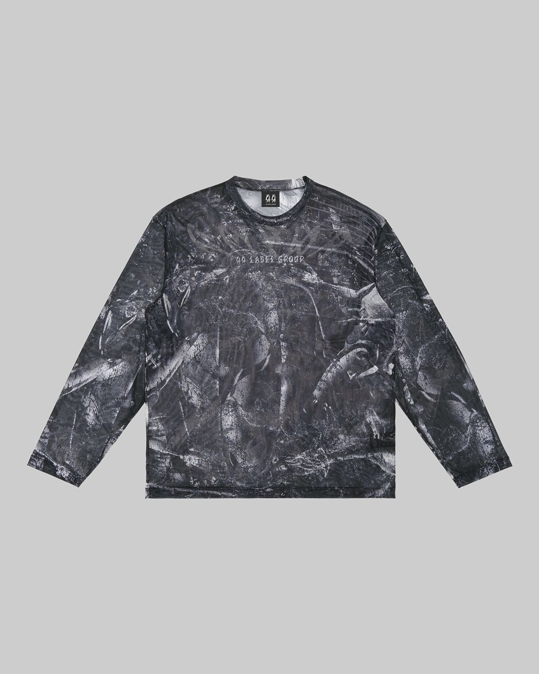 Your Monday Briefing: New Acne Studios Scarves, Hennessy Hot Wings & Satisfy(ing) vests