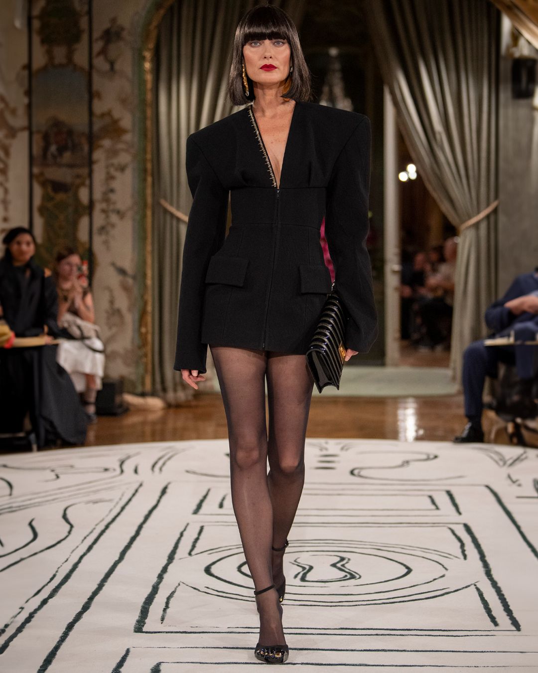 Schiaparelli really said “seafood platter” for SS24