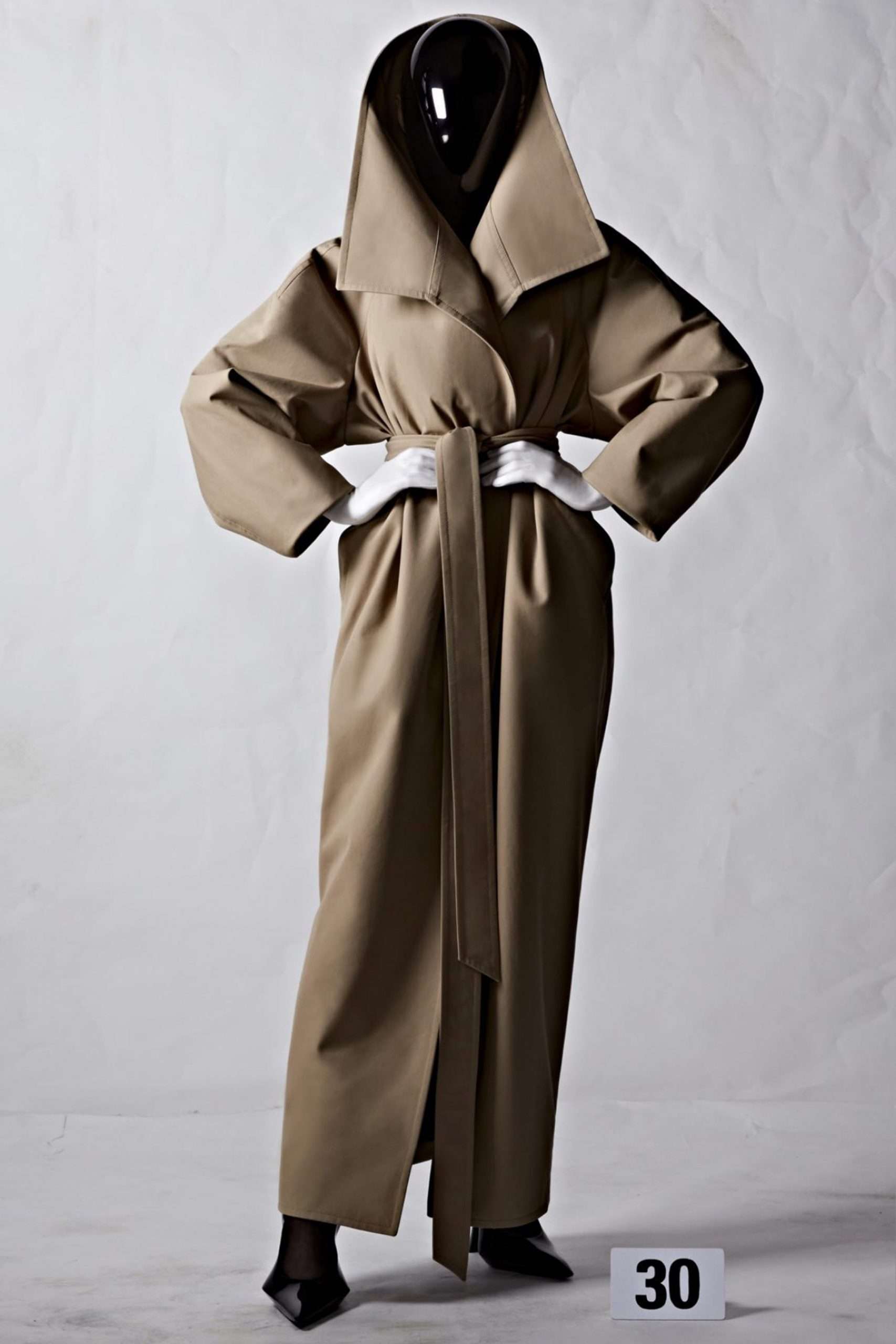 BALENCIAGA COUTURE BROKE THE INTERNET & THE DOORWAY