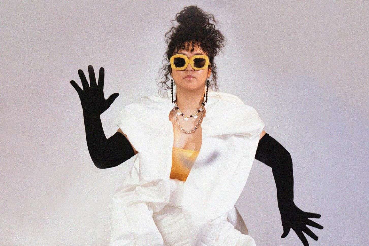 CULTED SOUNDS: BERRY GALAZKA TALKS INFLUENCES FROM FLORIDA LIVING & THE TIKTOK ALGORITHM READING HER MIND