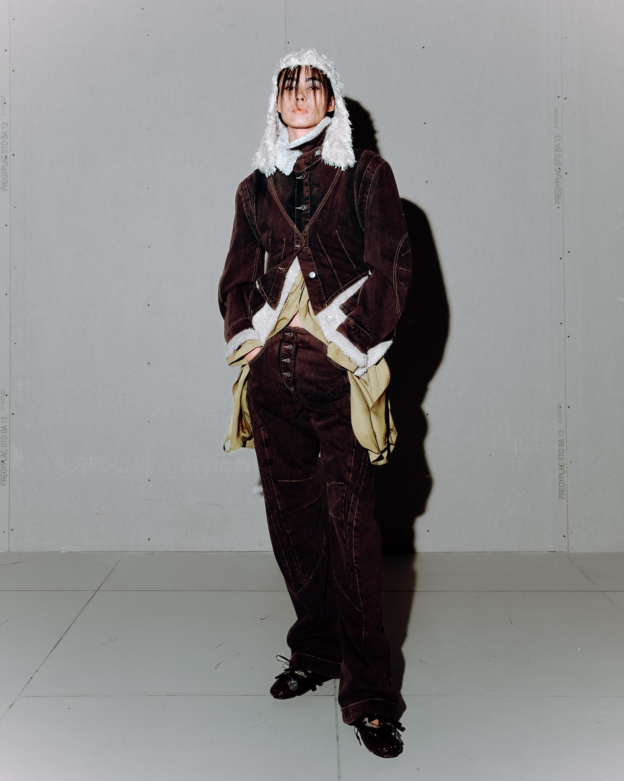 Laura and Deanna Fanning said, “pick your fighter” for Kiko Kostadinov FW24
