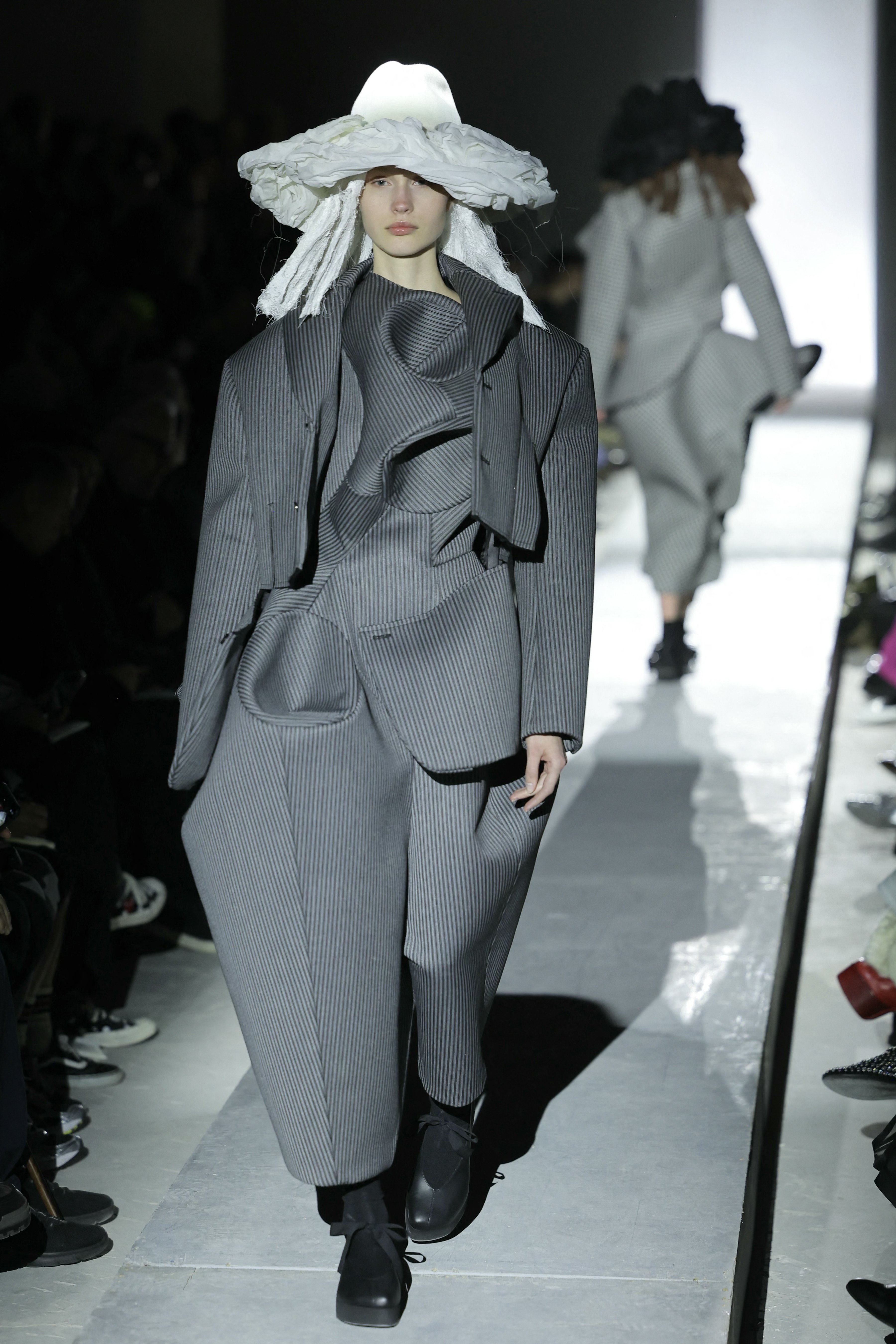Time was frozen at Comme des Garçons FW25