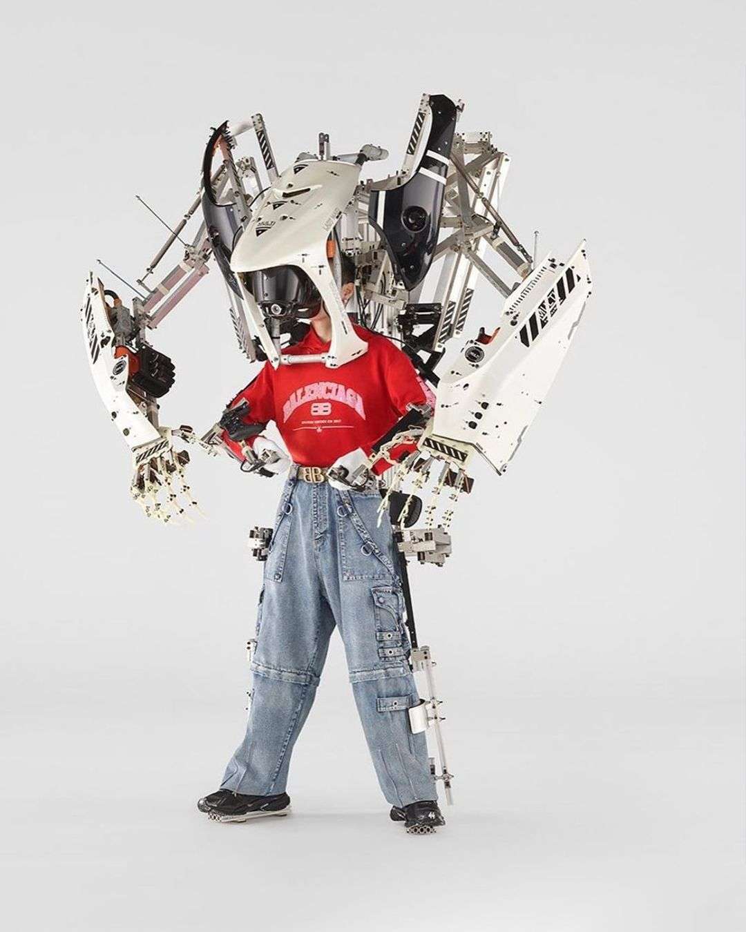 HIROTO IKEUCHI: THE DESIGNER BEHIND BALENCIAGA’S CYBORGS